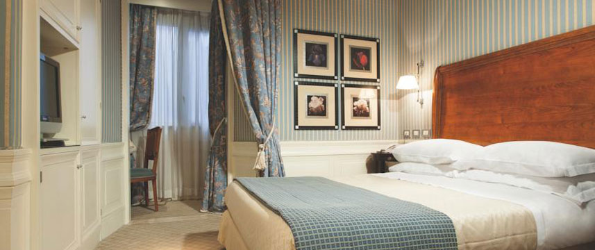Hotel  Stendhal Classic Bedroom